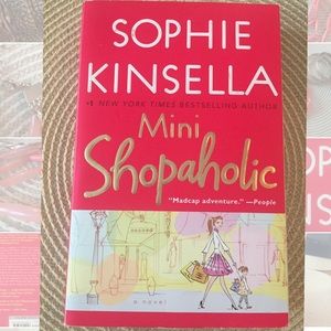 Mini Shopaholic by Sophie Kinsella 📖
